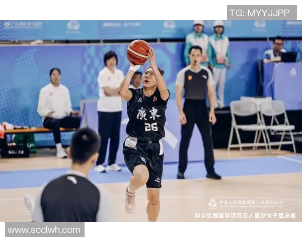 克罗急流与西雅图海的激烈对决展现篮球魅力与团队精神 克罗急流与西雅图海的激烈对决展现篮球魅力与团队精神