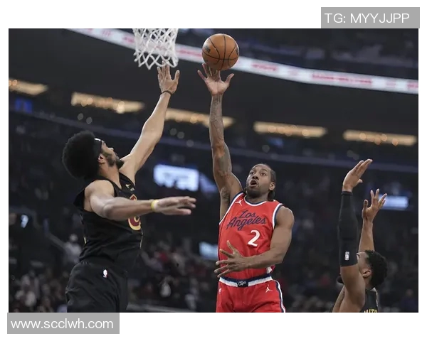 快船与凯尔特人激战正酣NBA赛场精彩瞬间回顾与分析 快船与凯尔特人激战正酣NBA赛场精彩瞬间回顾与分析