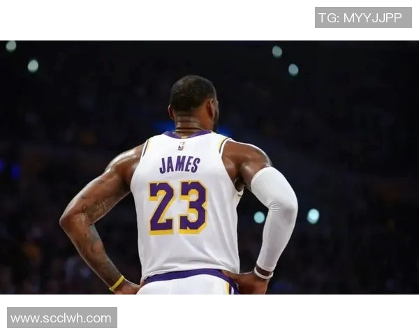 詹姆斯在对阵爵士的比赛中狂砍51分展现超级巨星风采