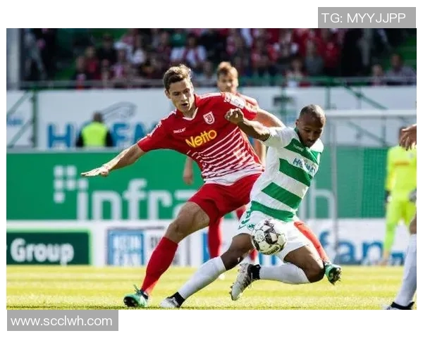 雷根斯堡与菲尔特的激烈对决展现足球魅力与团队精神